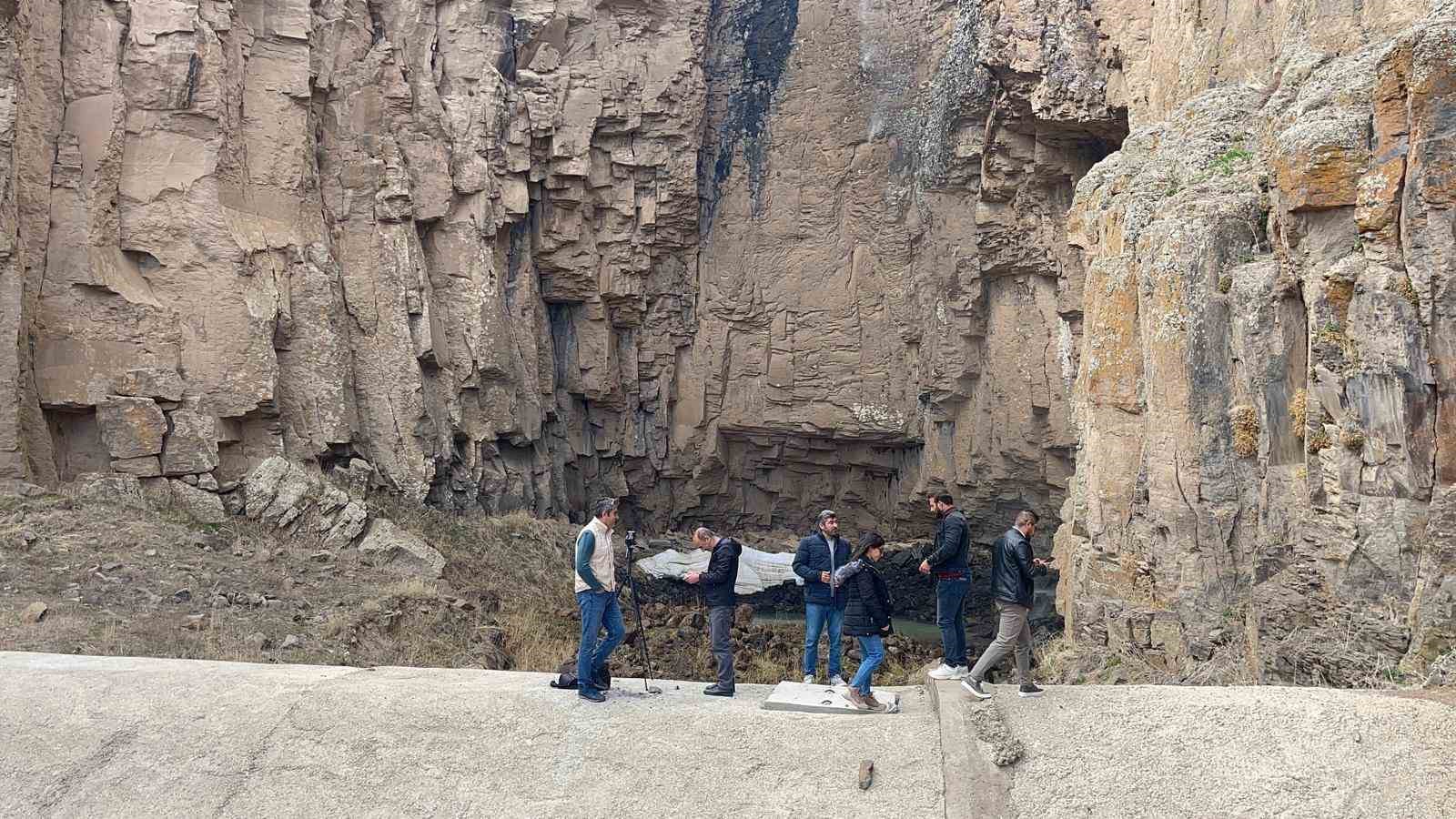 Yaşar Kemal Şelalesi yeniden akmaya başladı