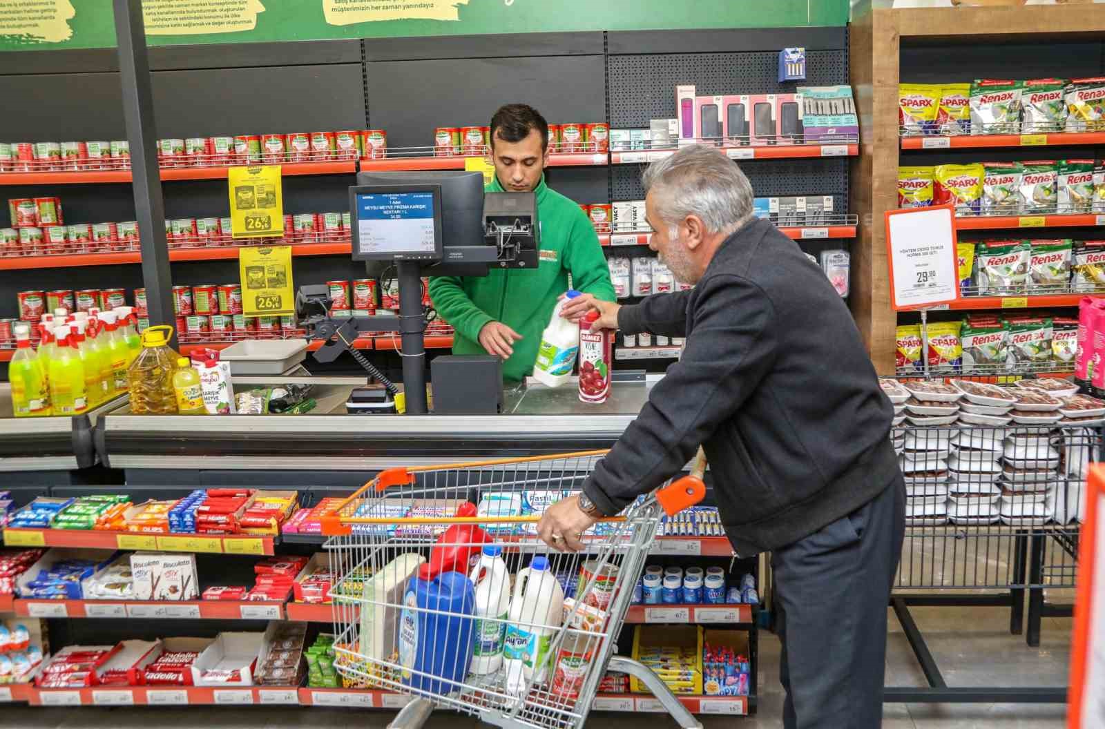 Van Büyükşehir Belediyesi ’Sosyal Kart’ dağıtımına başladı