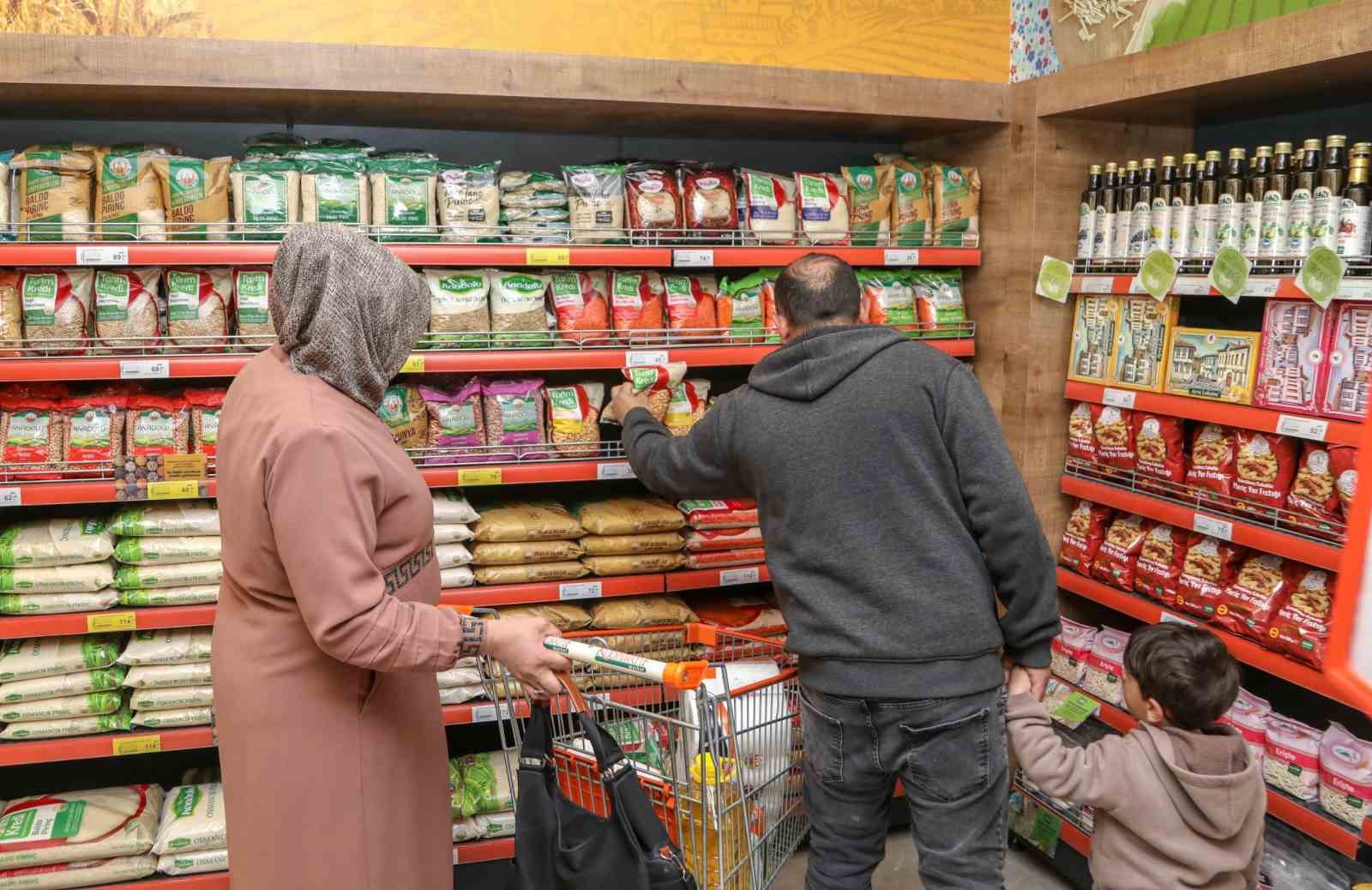 Van Büyükşehir Belediyesi ’Sosyal Kart’ dağıtımına başladı