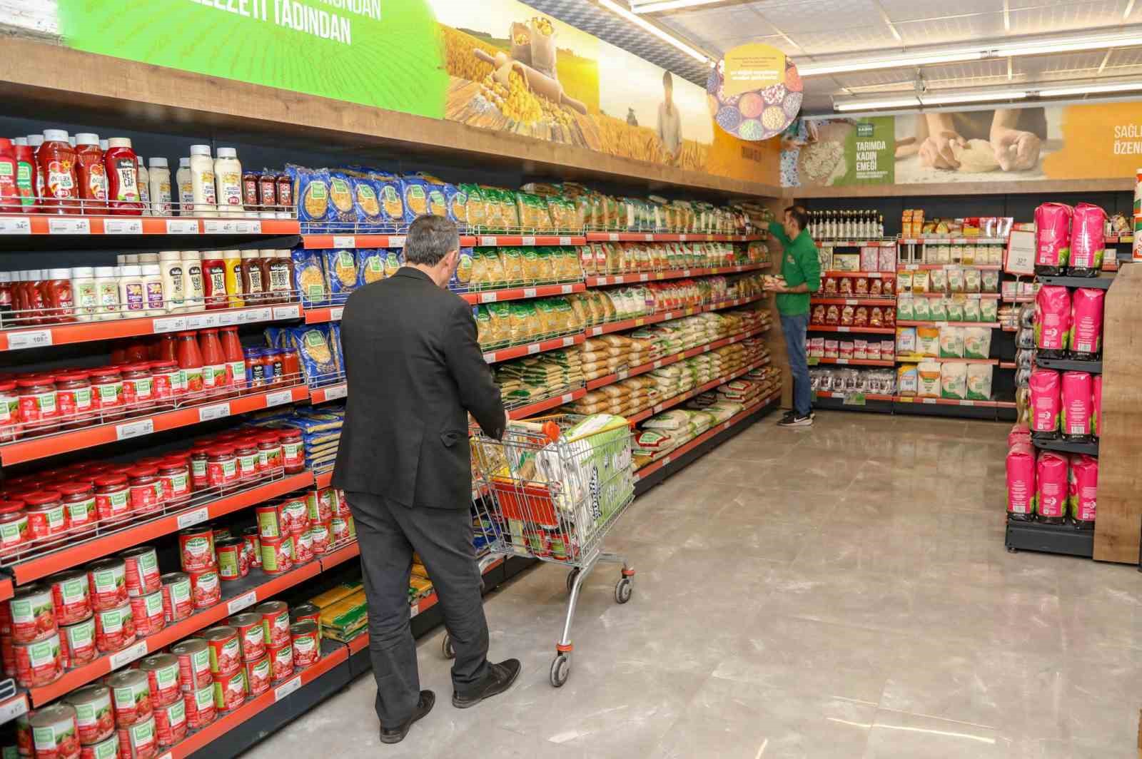 Van Büyükşehir Belediyesi ’Sosyal Kart’ dağıtımına başladı
