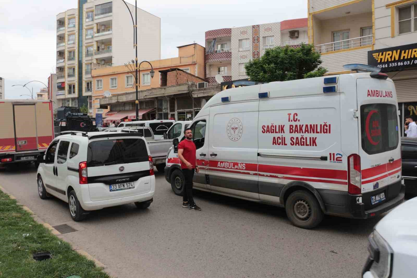 Şırnak’ta mahallede başlayan kavga caddeye taştı: 2 yaralı