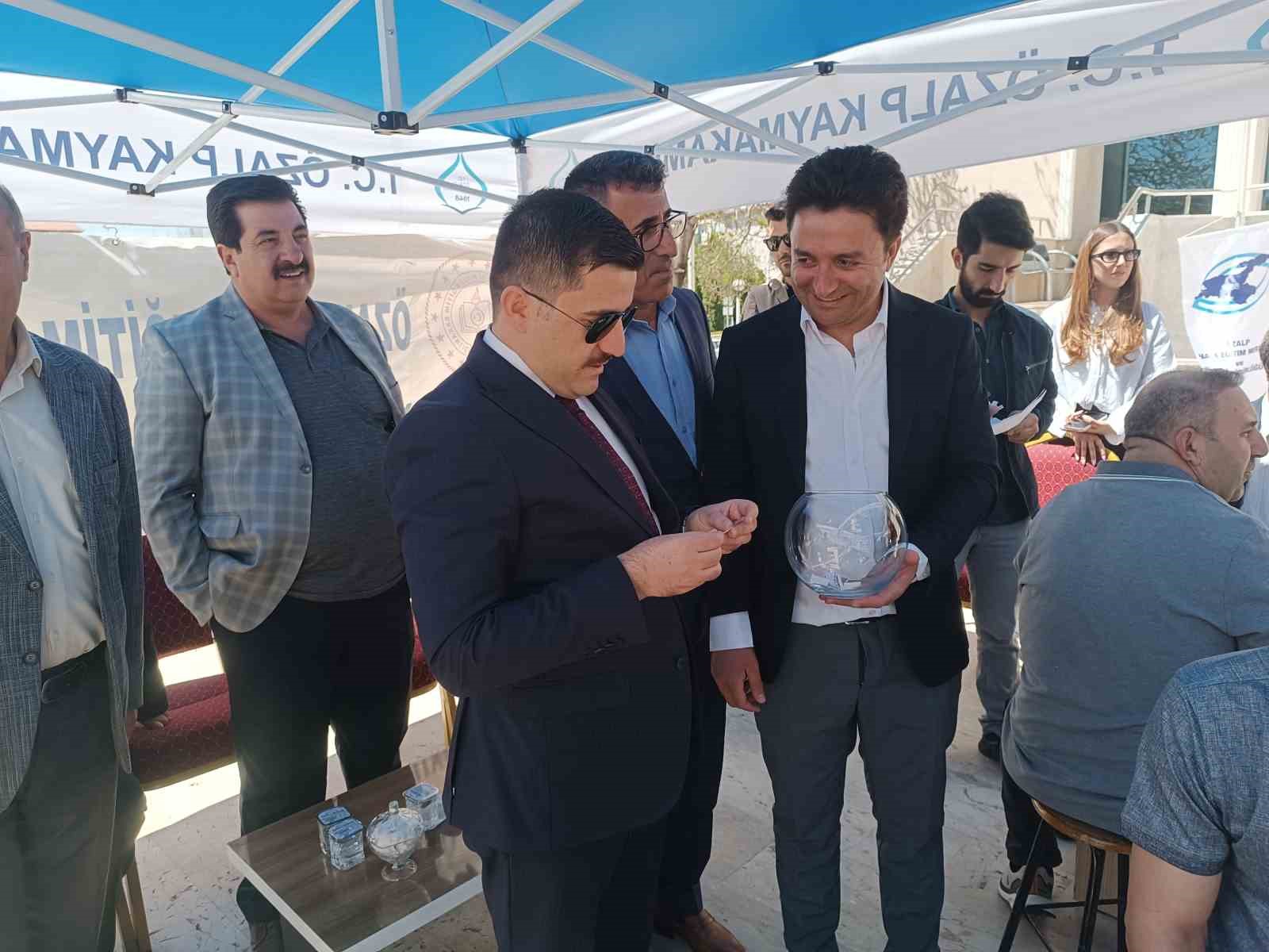 Özalp’te ‘Dama Turnuvası’ başladı