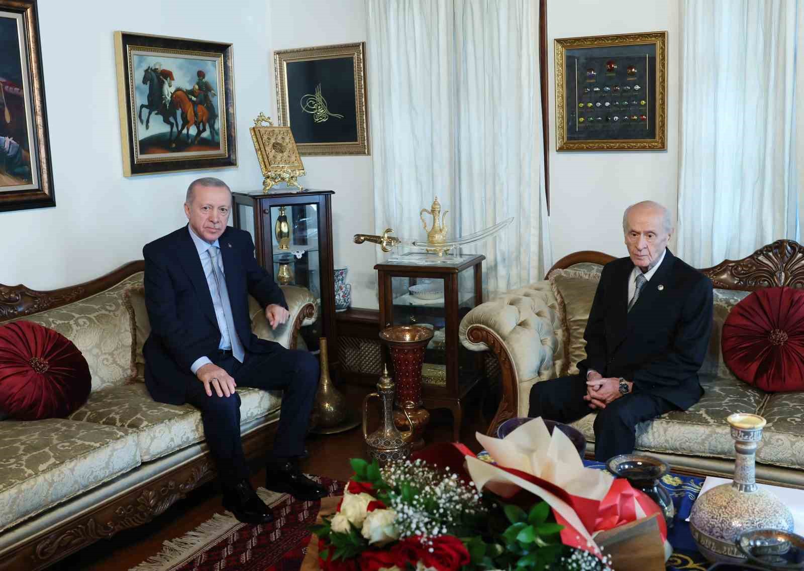 Cumhurbaşkanı Erdoğan, MHP Genel Başkanı Bahçeli ile bir araya geldi