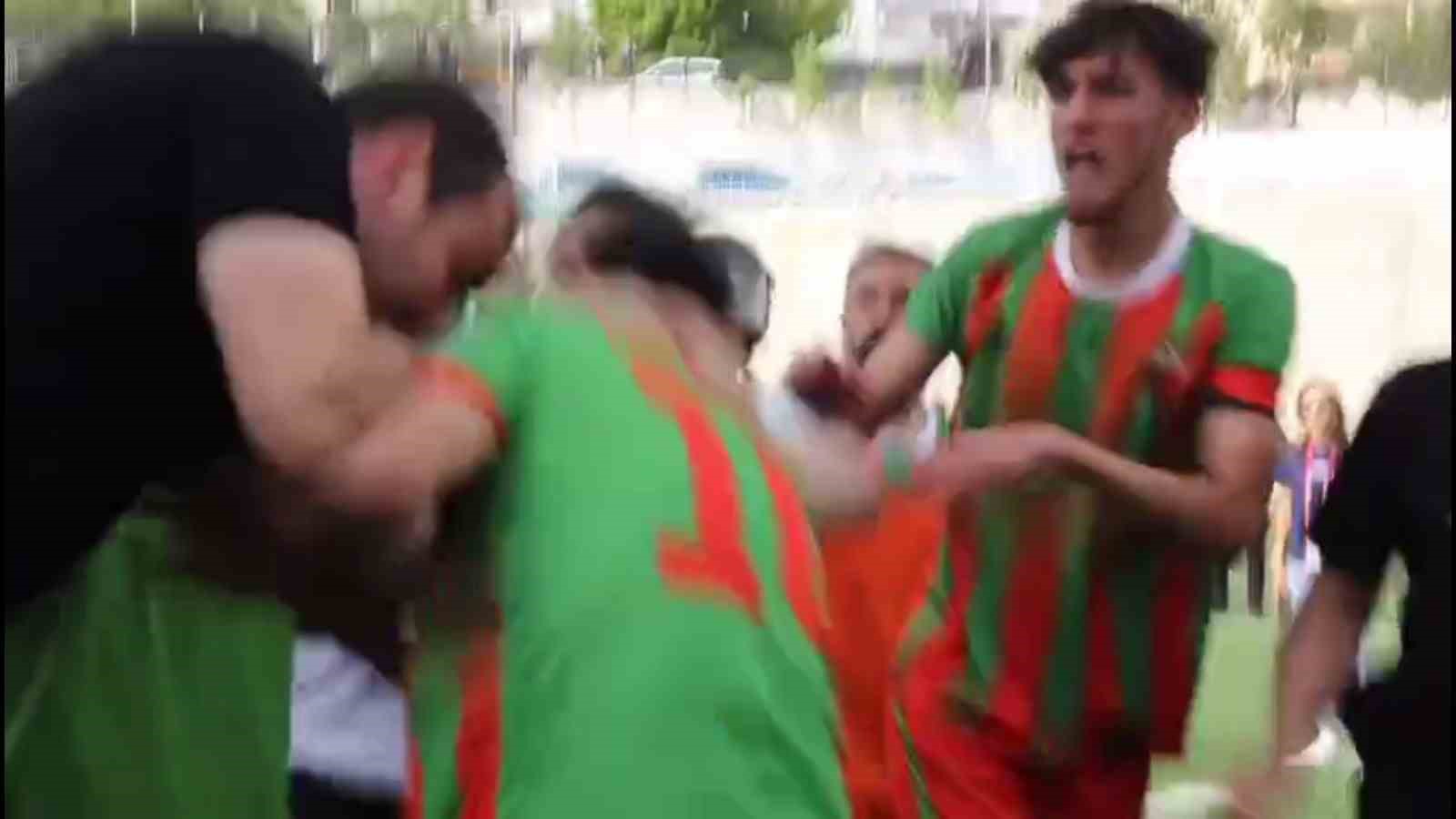 Futbolcuyu darbeden polis memuru hakkında soruşturma başlatıldı