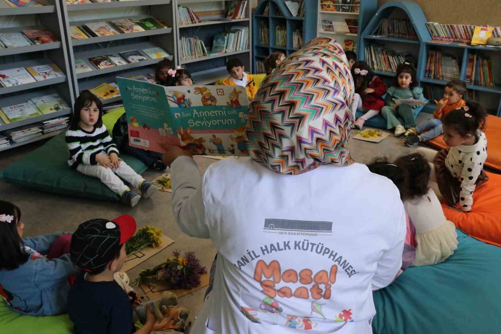 Van Halk Kütüphanesi’nden çocuklar için masal saati