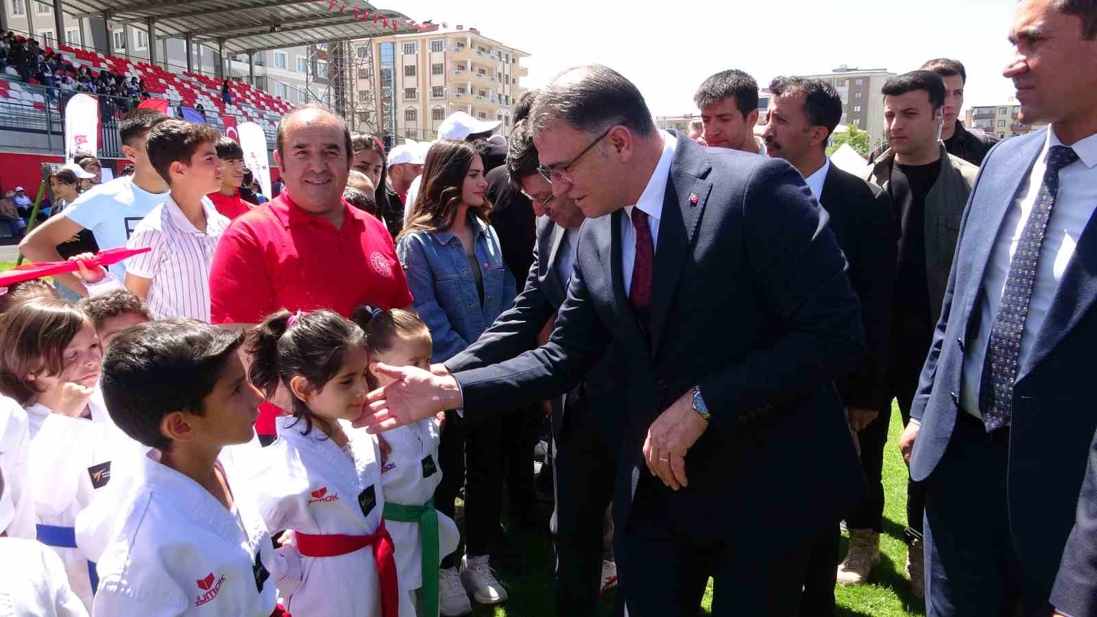 Van’da 19 Mayıs coşkuyla kutlandı