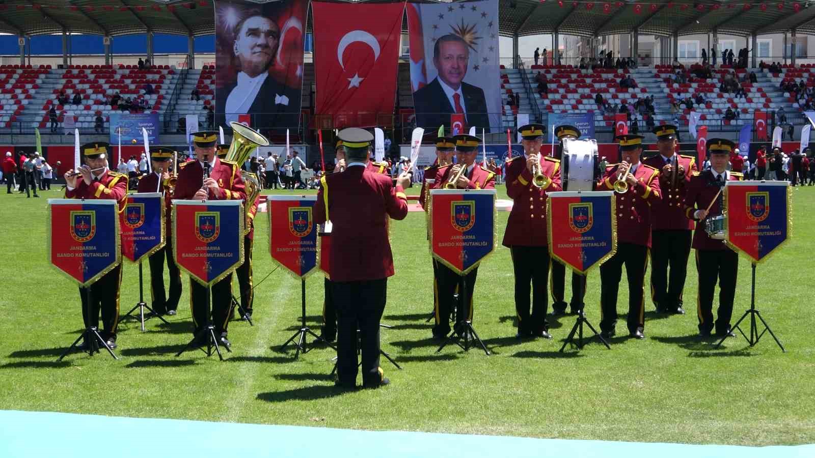 Van’da 19 Mayıs coşkuyla kutlandı