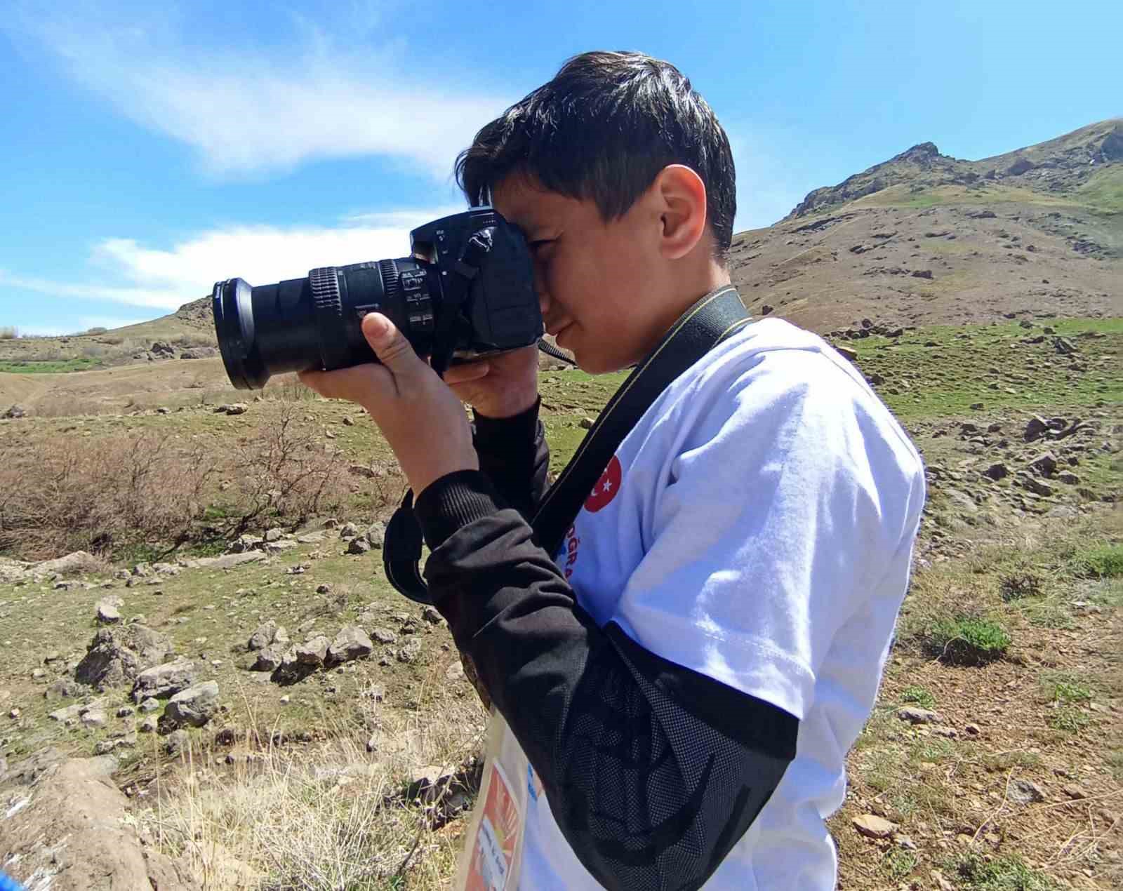 Çocuklar Van’ı fotoğraflıyor