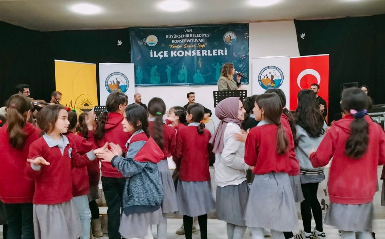 Büyükşehir konservatuvarı ilçe konserlerine Bahçesaray’da start verdi