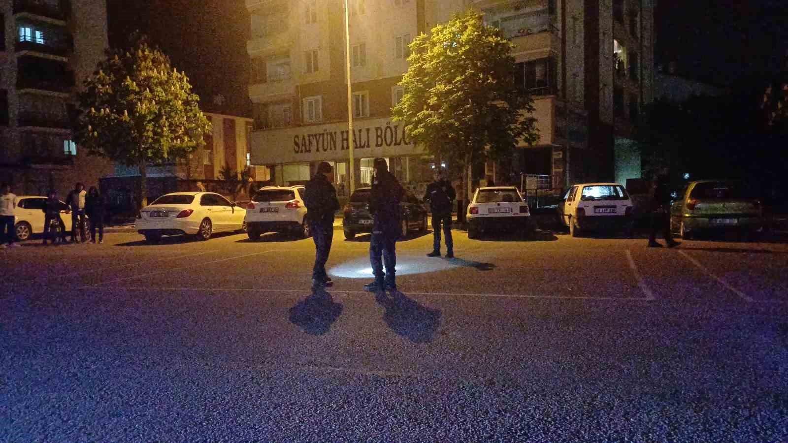 Dünürler arasında silahlı kavga: Baba ve oğul yaralandı