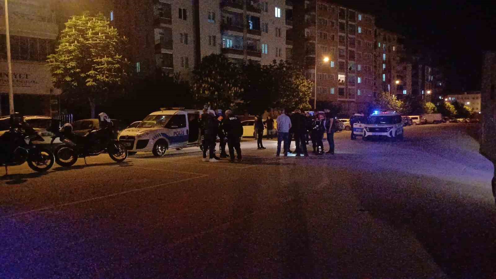 Dünürler arasında silahlı kavga: Baba ve oğul yaralandı