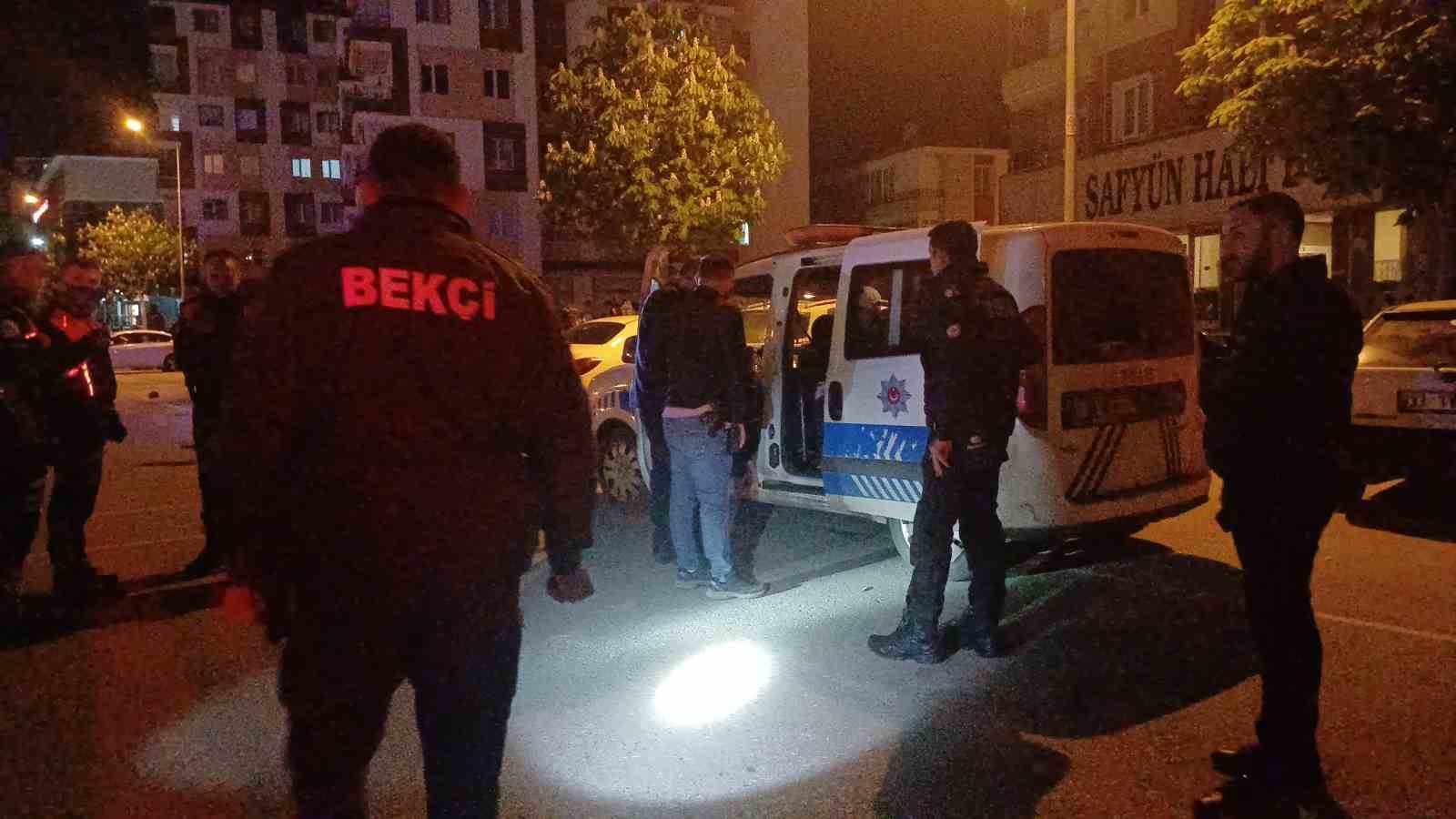 Dünürler arasında silahlı kavga: Baba ve oğul yaralandı