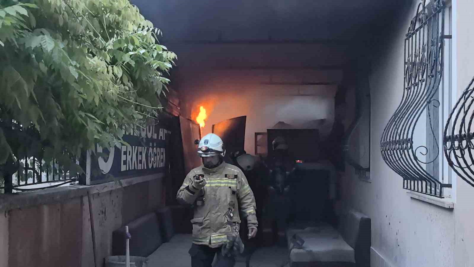 İnegöl’de öğrenci yurdunda yangın