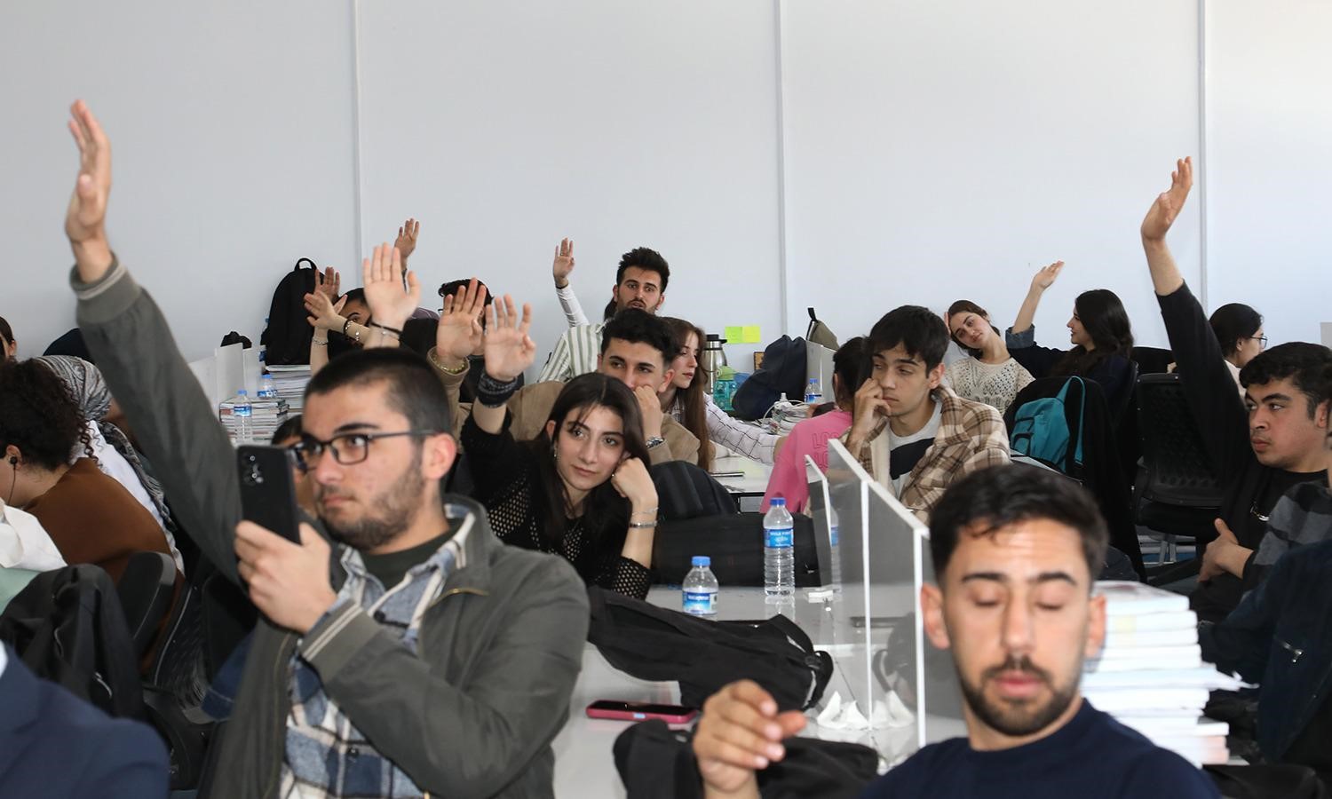 Van Büyükşehir Belediyesinden öğrencilere ‘meslek tanıtım’ semineri