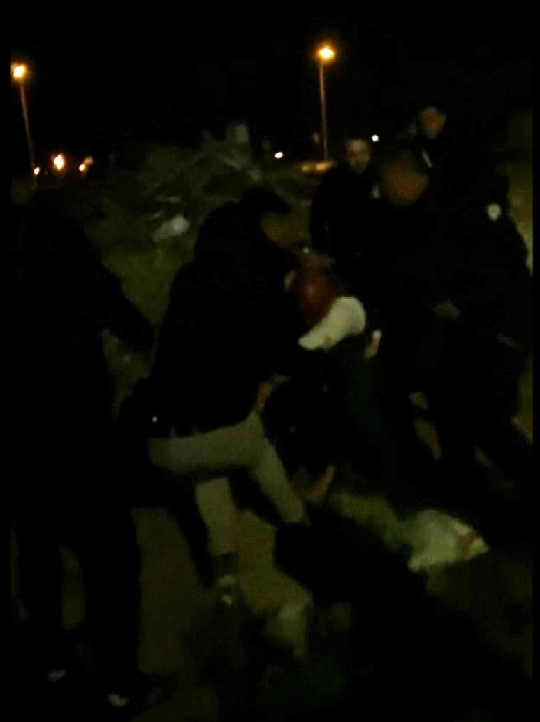 Tekme ve yumrukların havada uçuştuğu düğün kavgasında polis memurları arada kaldı