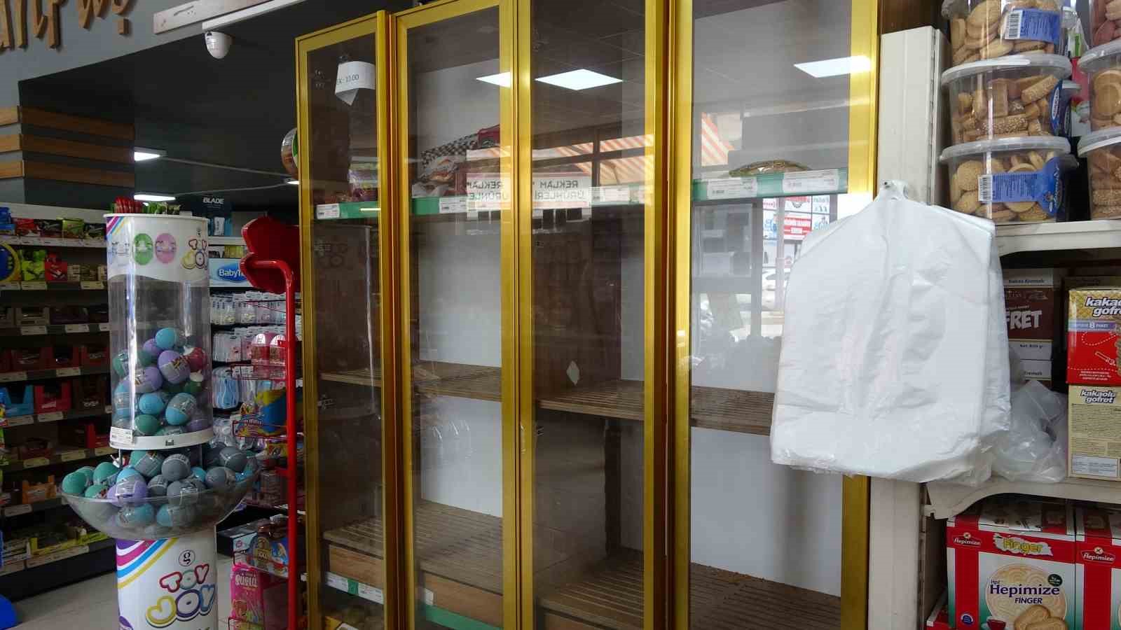 Van’da market ve bakkalların ekmek dolapları boş kaldı