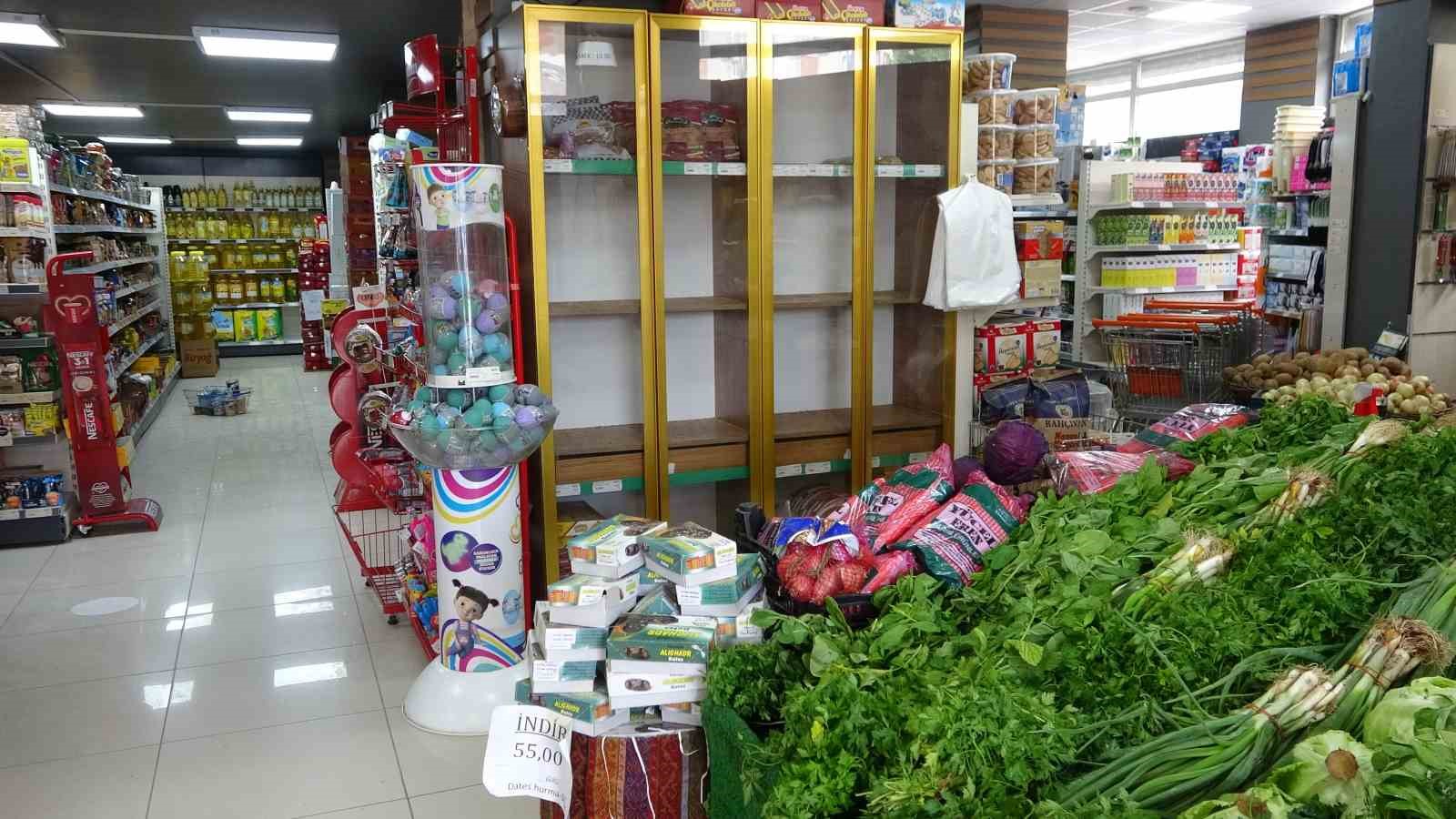 Van’da market ve bakkalların ekmek dolapları boş kaldı