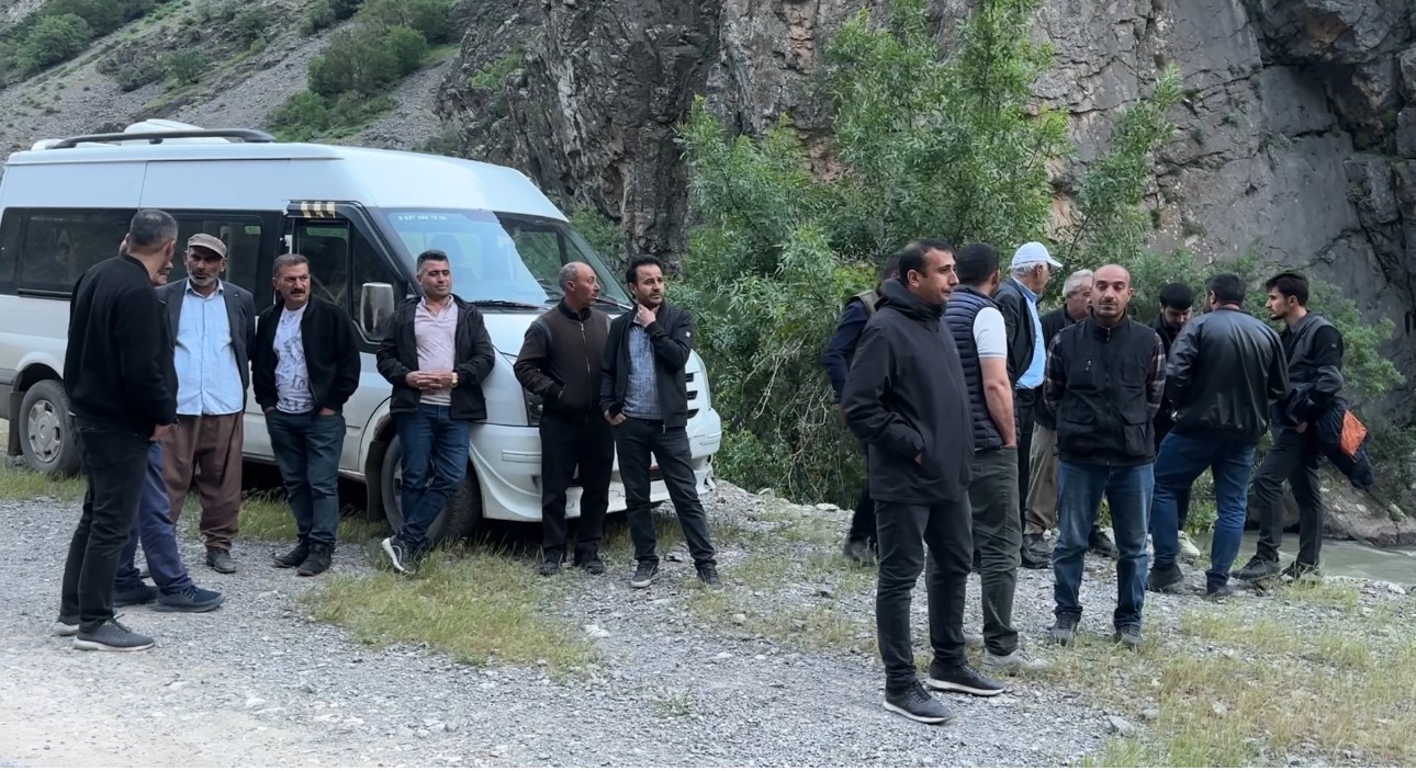 Yüksekova’da derede kaybolan genci arama çalışmalarına ara verildi