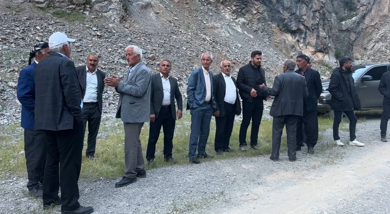 Yüksekova’da derede kaybolan genci arama çalışmalarına ara verildi