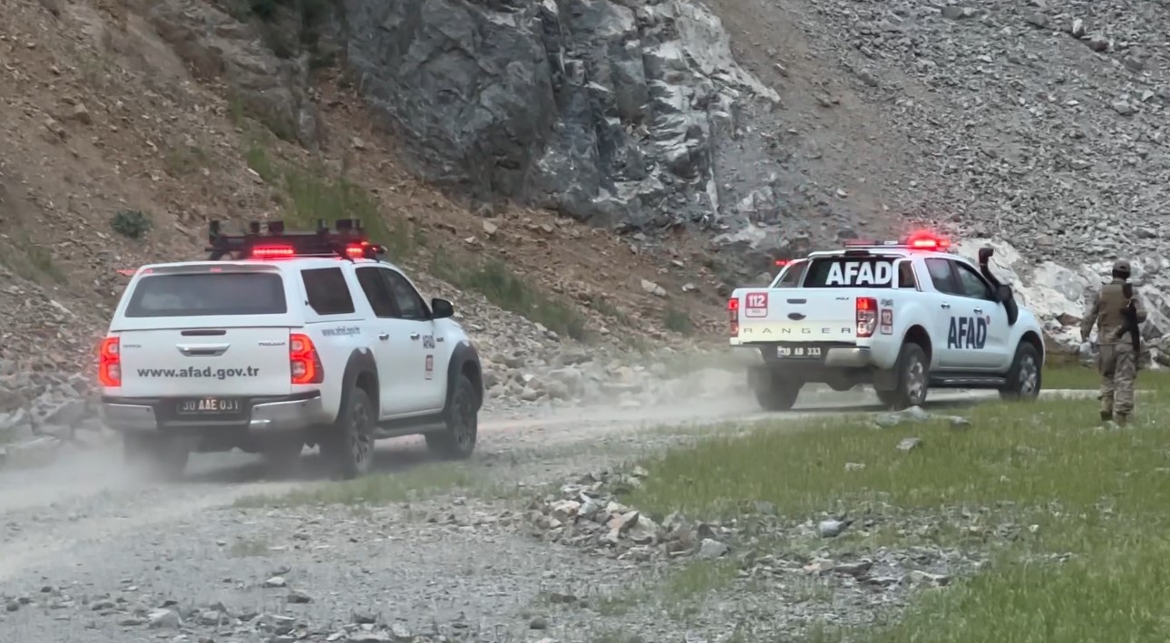 Yüksekova’da derede kaybolan genci arama çalışmalarına ara verildi