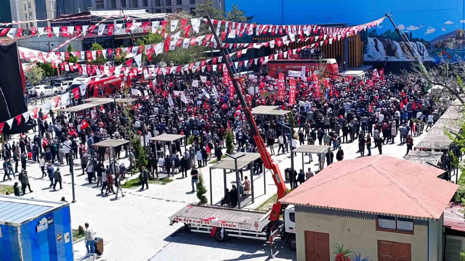 Van’da CHP mitingine katılım düşük kaldı