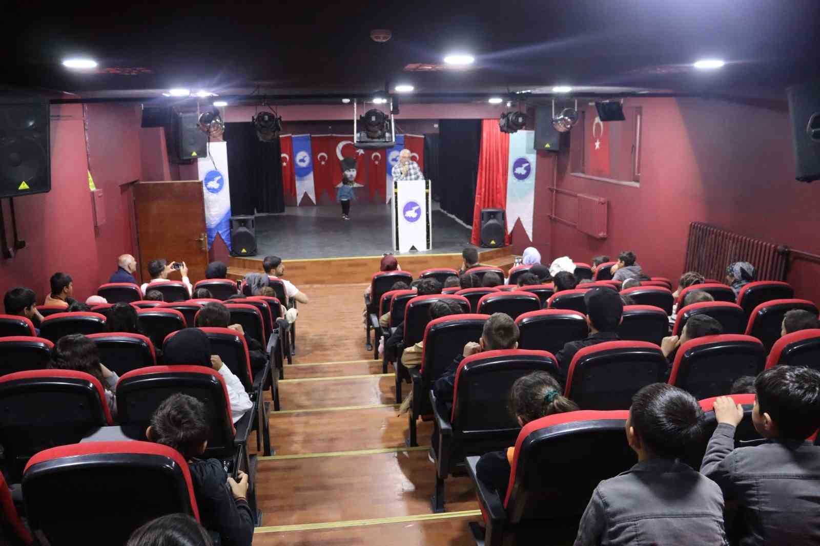 İlk ve ortaokul öğrencilerinden meslek yüksekokuluna ziyaret