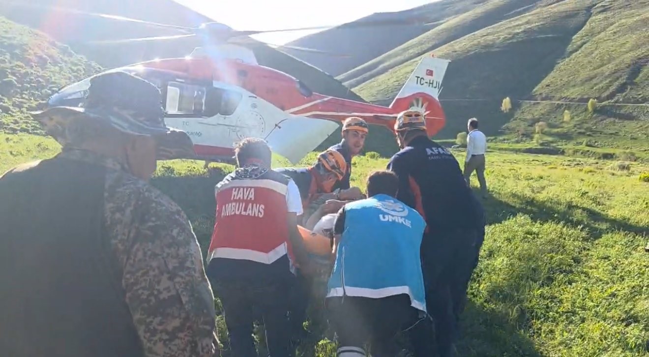 Van’da kayalıklarda mahsur kalan şahıs kurtarıldı
