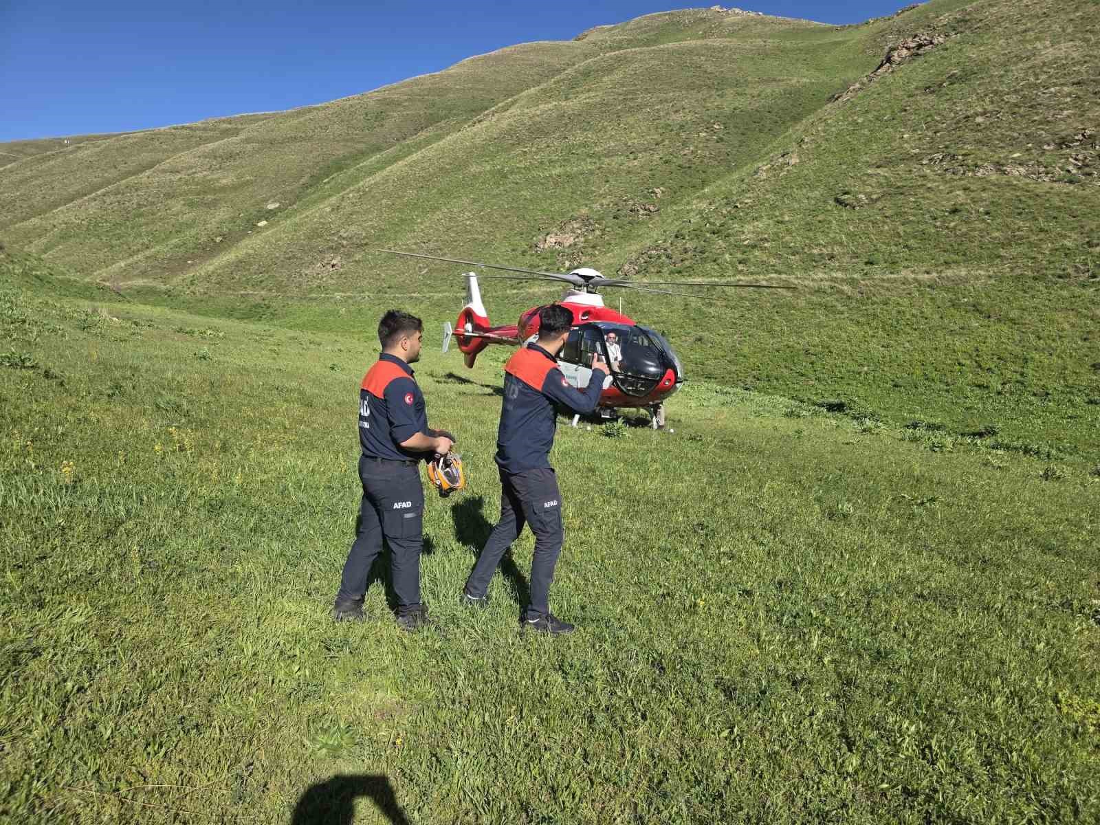 Van’da kayalıklarda mahsur kalan şahıs kurtarıldı