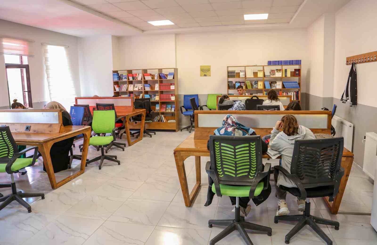 Van’da 4 gençlik merkezinin açılışı yapıldı