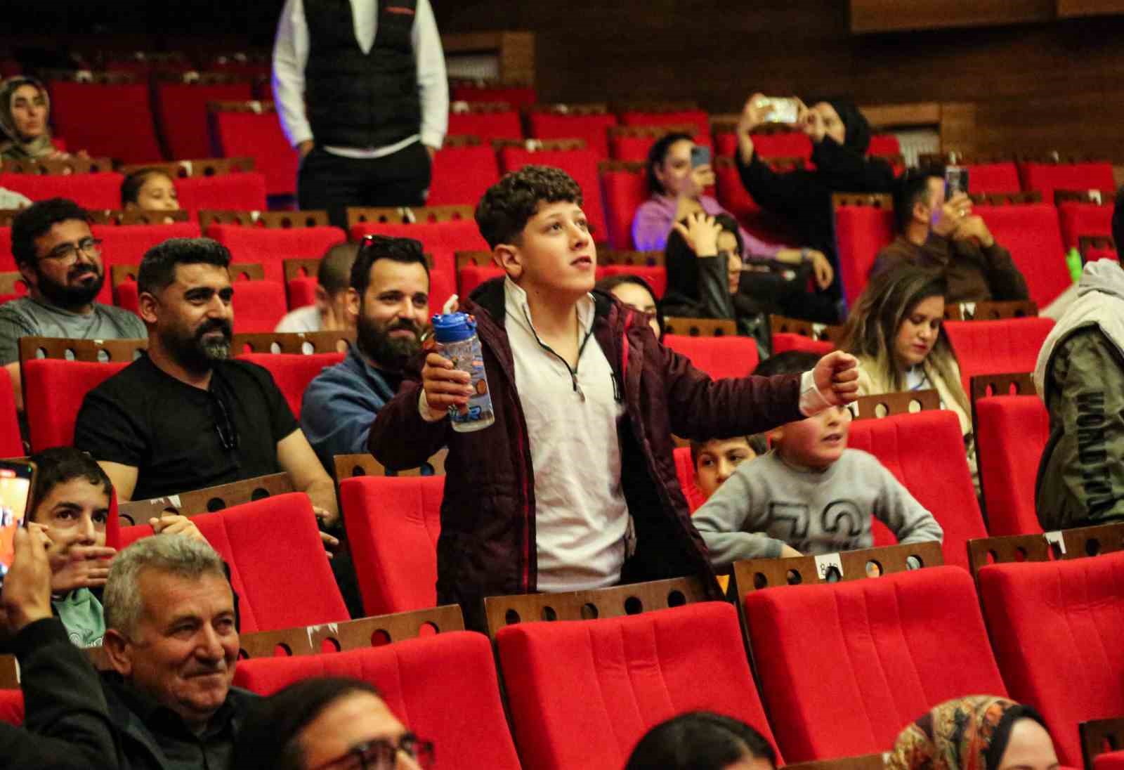 Van Büyükşehir Belediyesinden engellilere özel konser