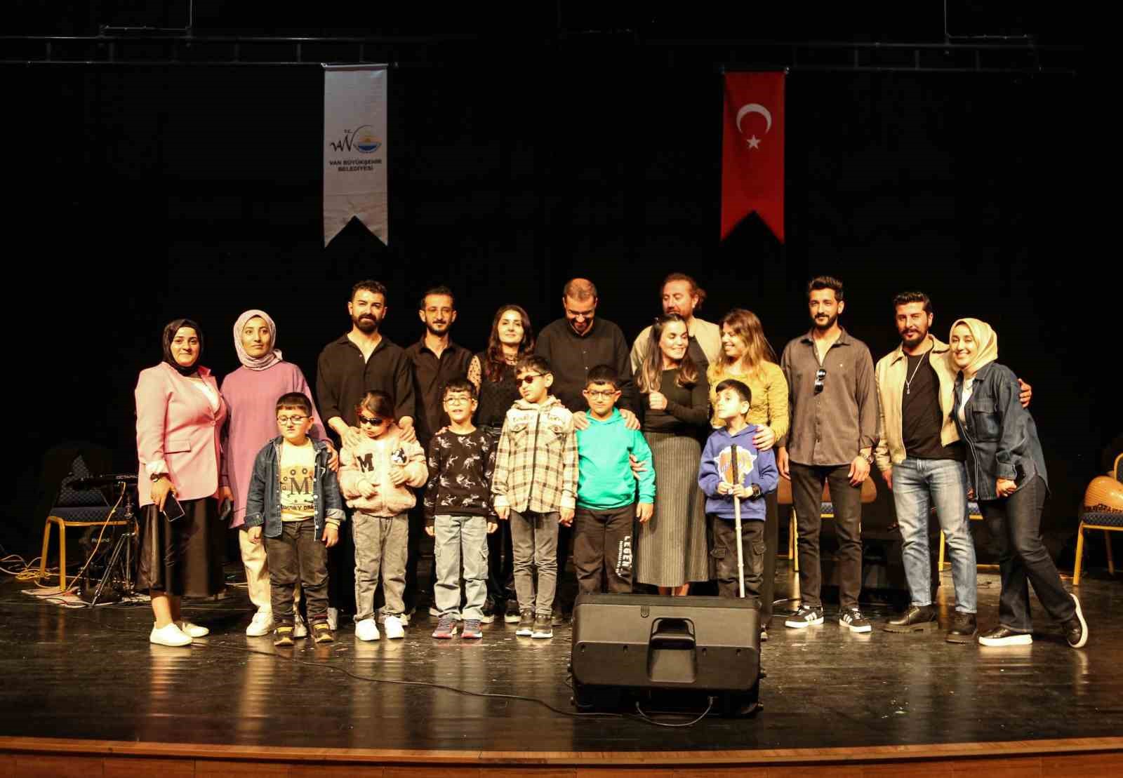 Van Büyükşehir Belediyesinden engellilere özel konser