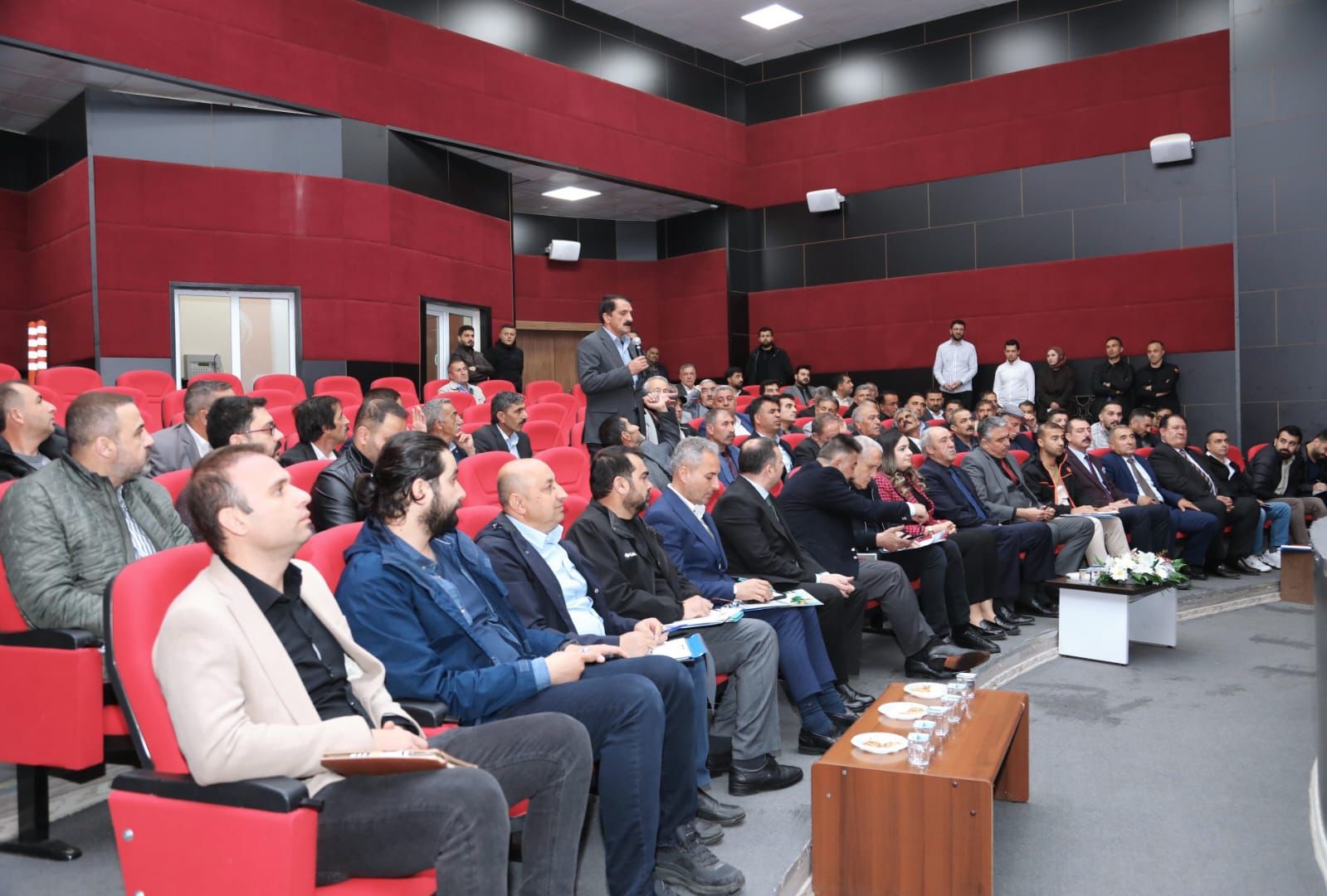 Van Büyükşehir Belediyesi muhtar buluşmalarını Saray ve Özalp ilçeleri ile sürdürdü