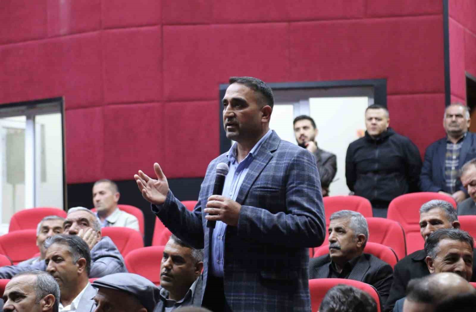 Van Büyükşehir Belediyesi muhtar buluşmalarını Saray ve Özalp ilçeleri ile sürdürdü