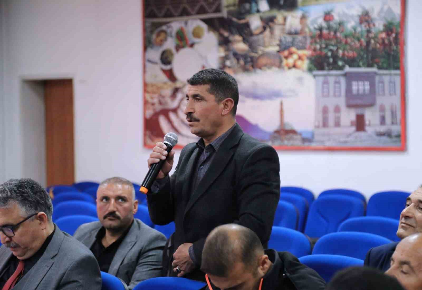 Van Büyükşehir Belediyesi muhtar buluşmalarını Saray ve Özalp ilçeleri ile sürdürdü