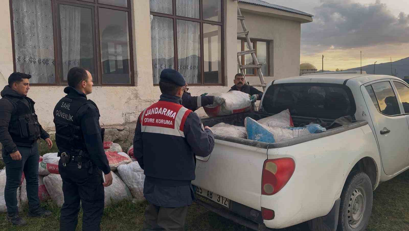 Van’da 3 ton 820 kilo kaçak avlanmış balık ele geçirildi