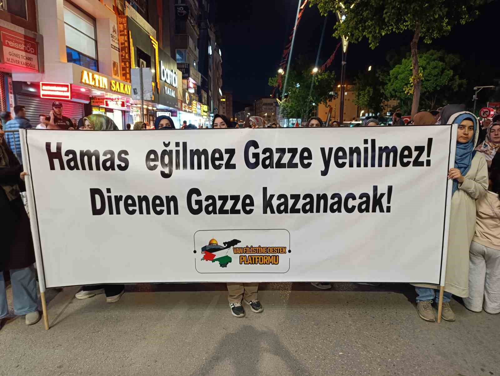 Van’da Filistin’e destek yürüyüşü düzenlendi