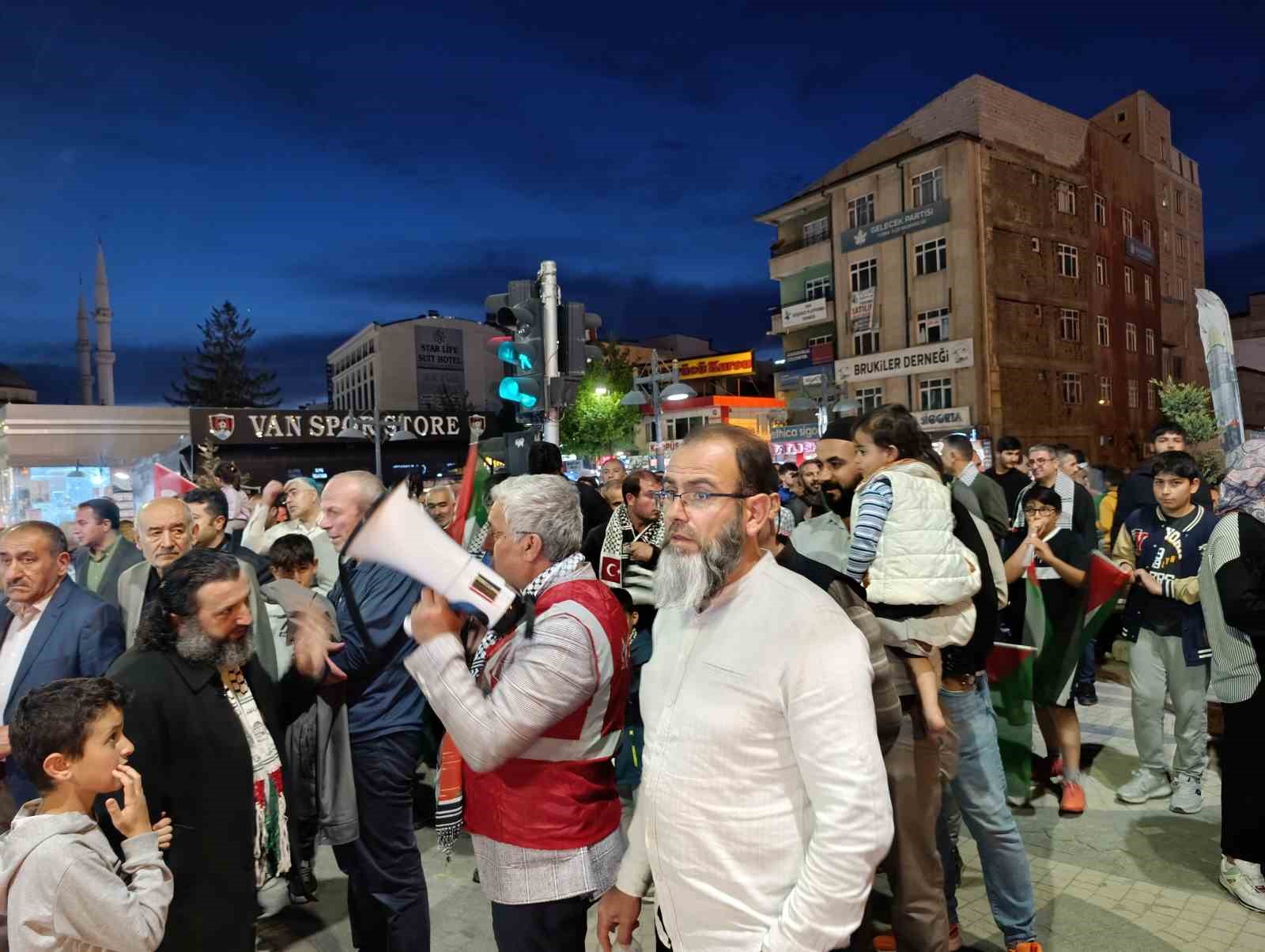 Van’da Filistin’e destek yürüyüşü düzenlendi