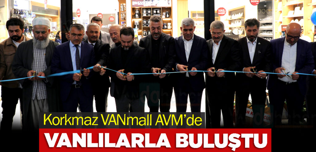 Korkmaz VANmall AVM’de Vanlılarla Buluştu