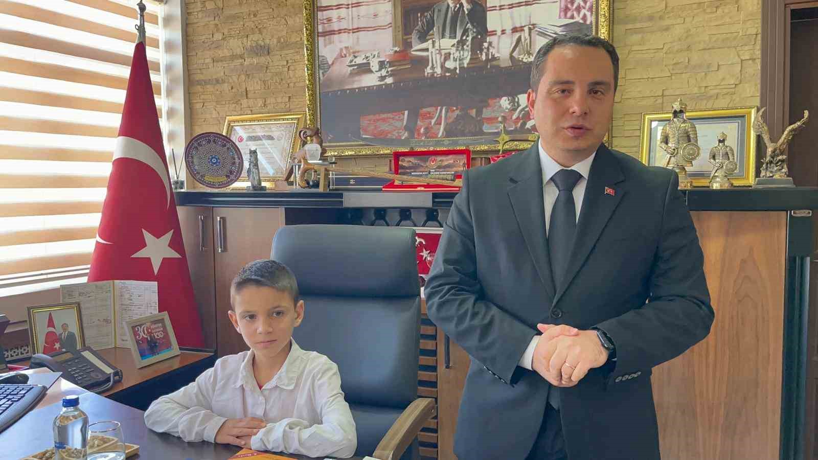 Kaymakam olmak isteyen Umut’un hayali gerçek oldu