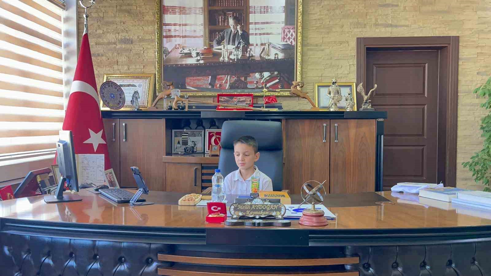 Kaymakam olmak isteyen Umut’un hayali gerçek oldu