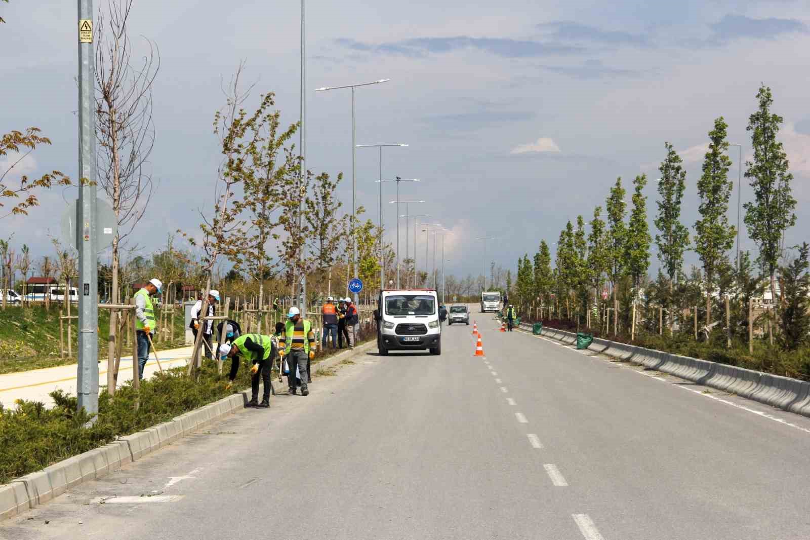 Van Büyükşehir Belediyesinden sahil yolunda çalışma