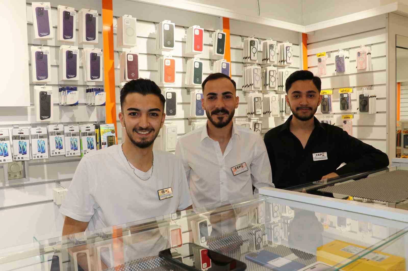 Van’da Cep X telefon mağazası açıldı