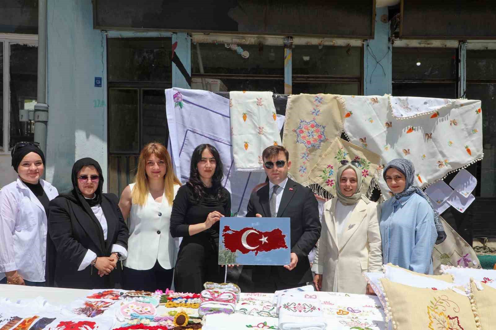 Başkale ADEM’den yılsonu sergisi