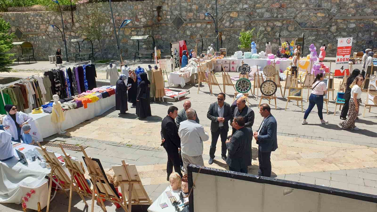 Başkale ADEM’den yılsonu sergisi