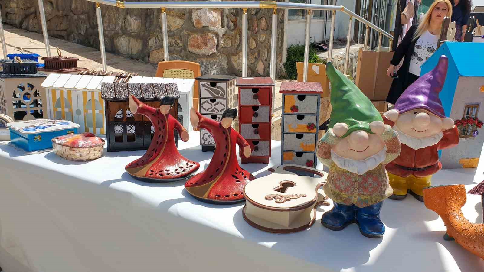 Başkale ADEM’den yılsonu sergisi