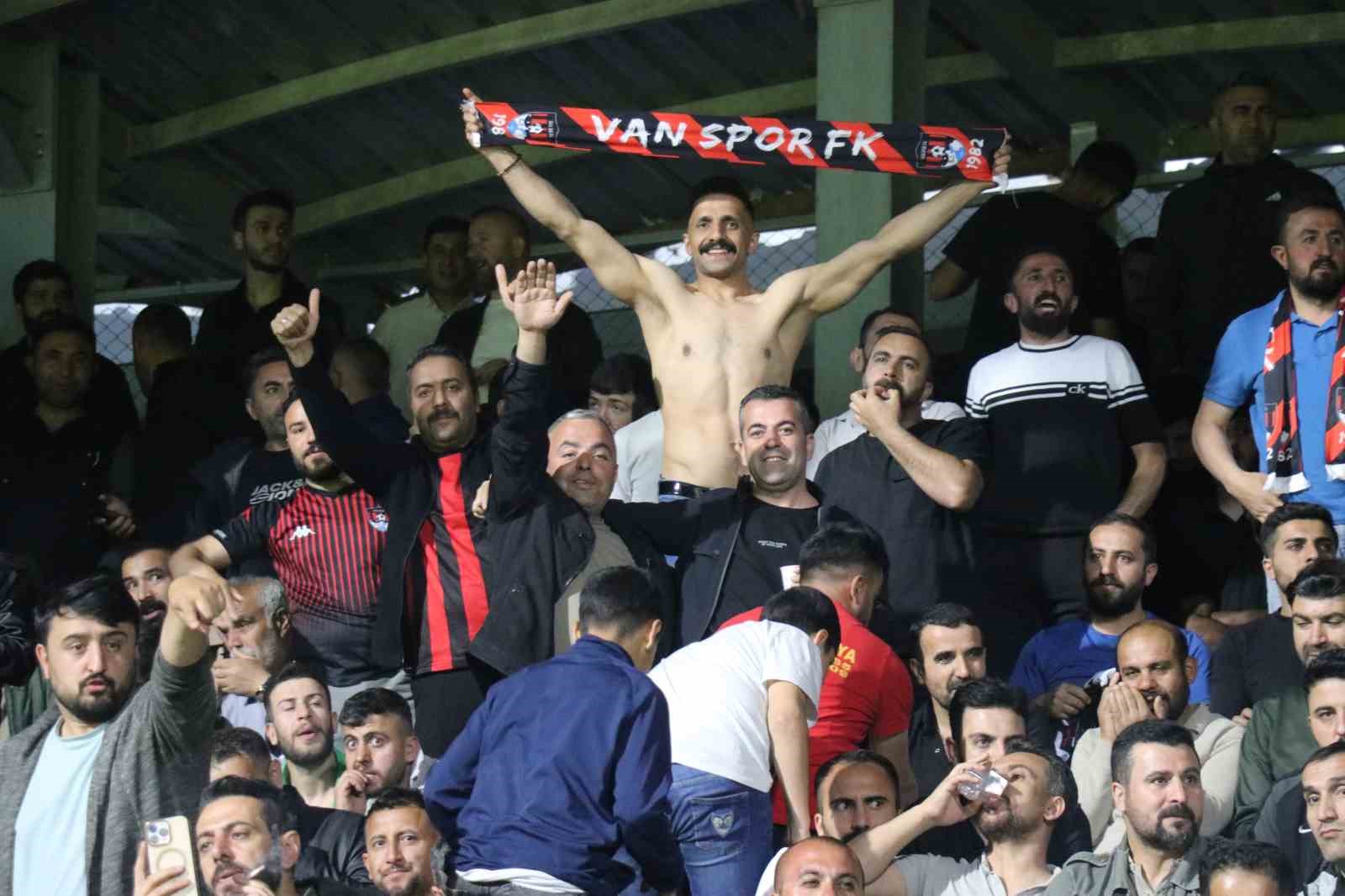 TFF 2. Lig: Vanspor FK: 4 - Elazığspor: 1