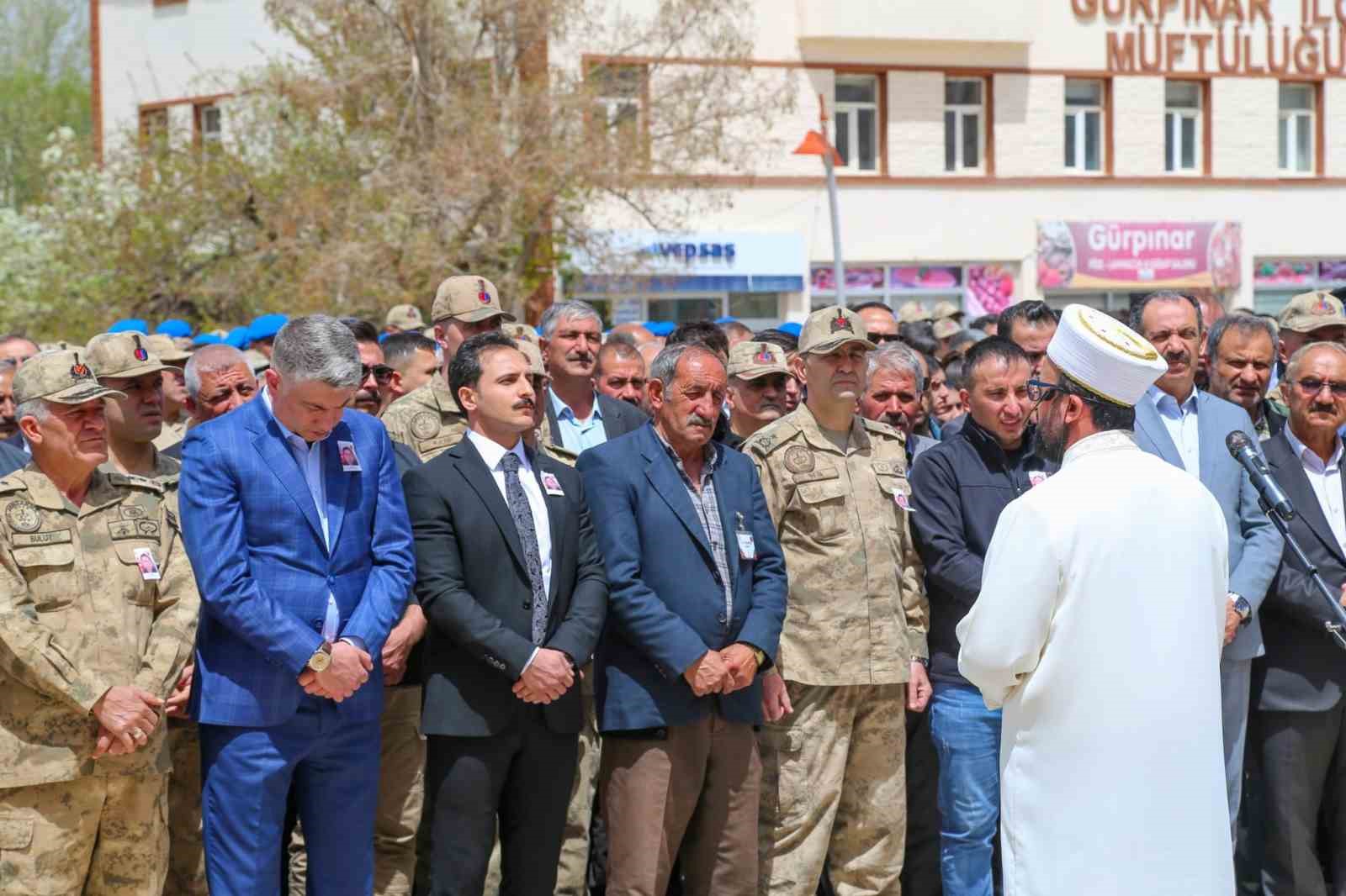 Van’da şehit güvenlik korucusu için tören düzenlendi