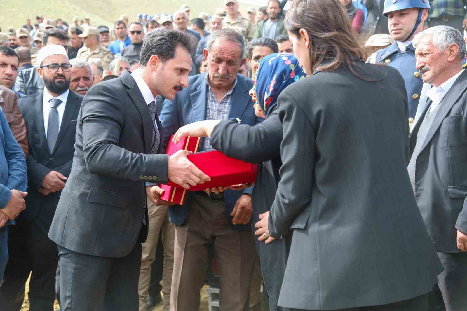 Van’da şehit güvenlik korucusu için tören düzenlendi