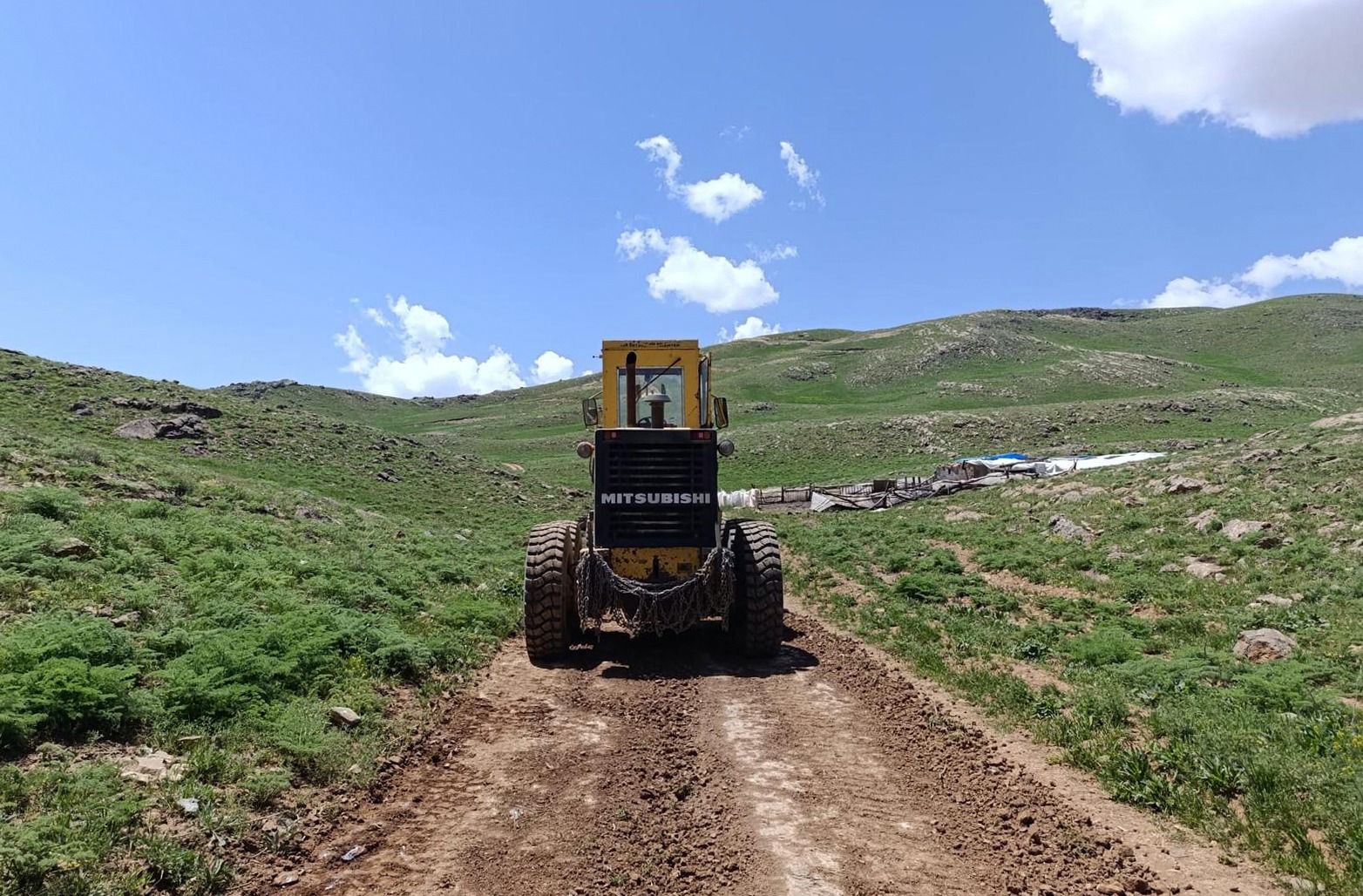 Van Büyükşehir Belediyesi kent merkezi ve kırsalda çalışmalarını sürdürüyor