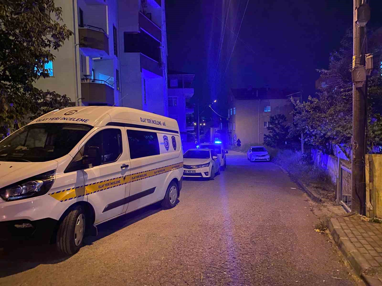Karnından vurulan kadın hastaneye kaldırıldı